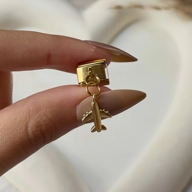 Airplane Charm ✈️