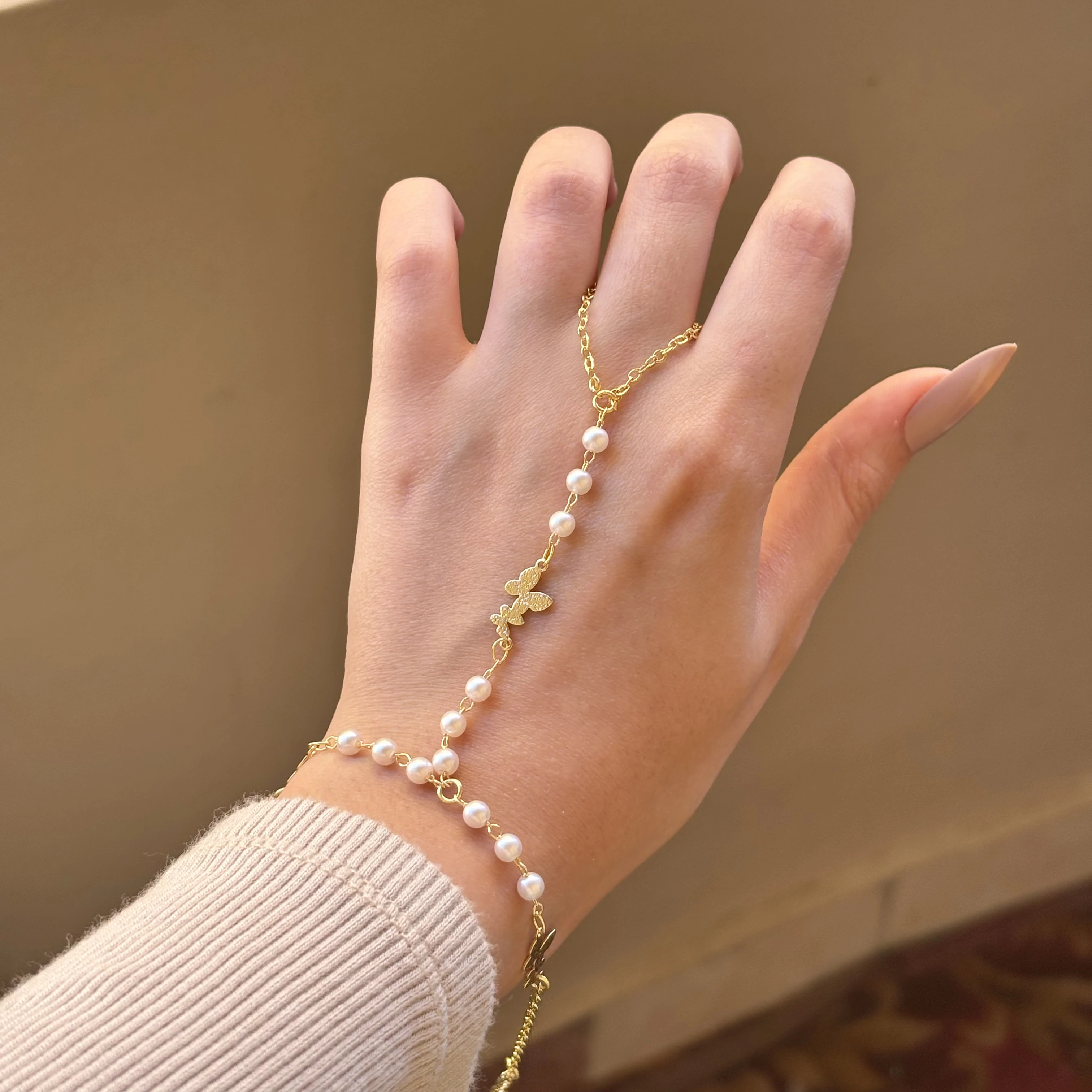 Butterfly Pearls Hand Chain 🦋