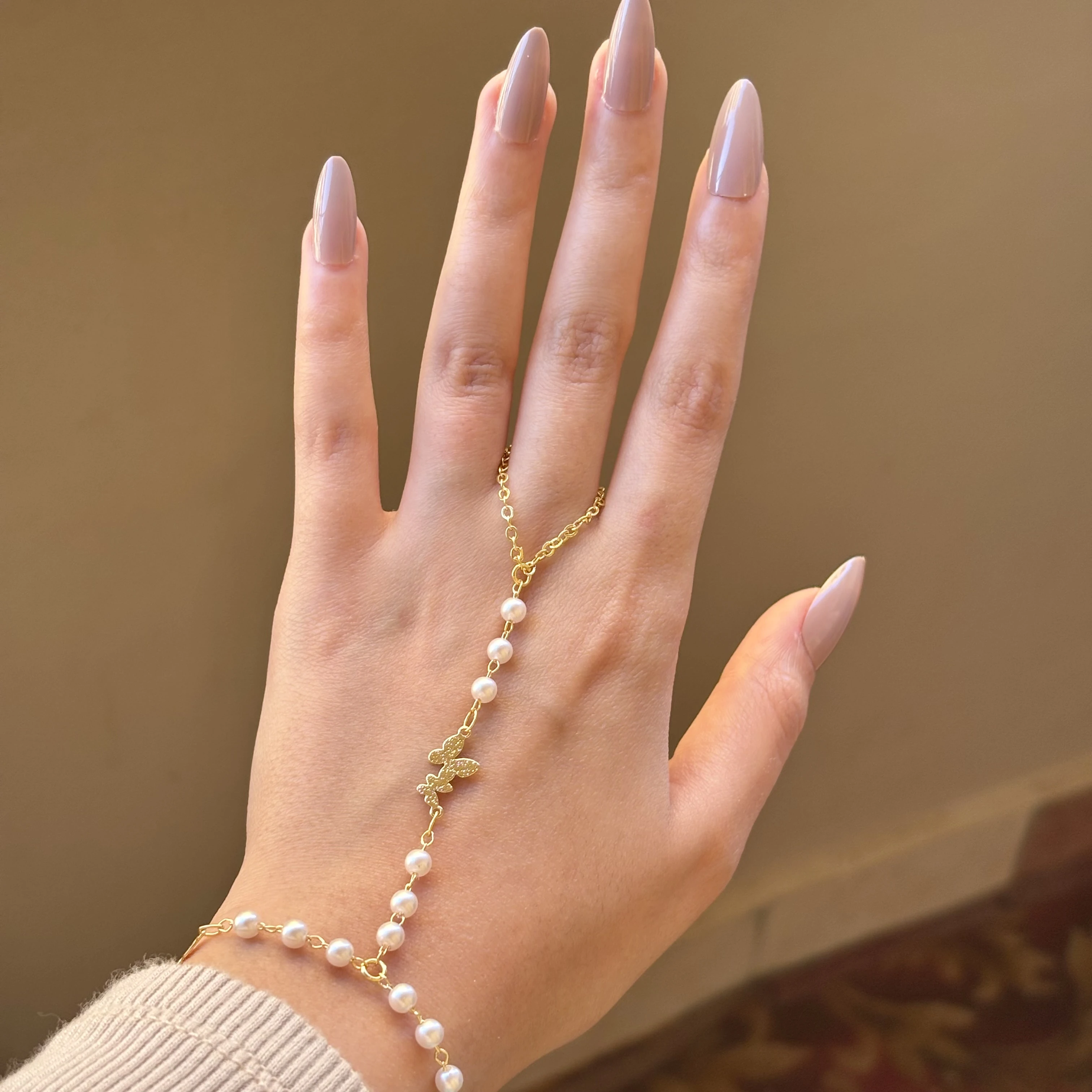 Butterfly Pearls Hand Chain 🦋