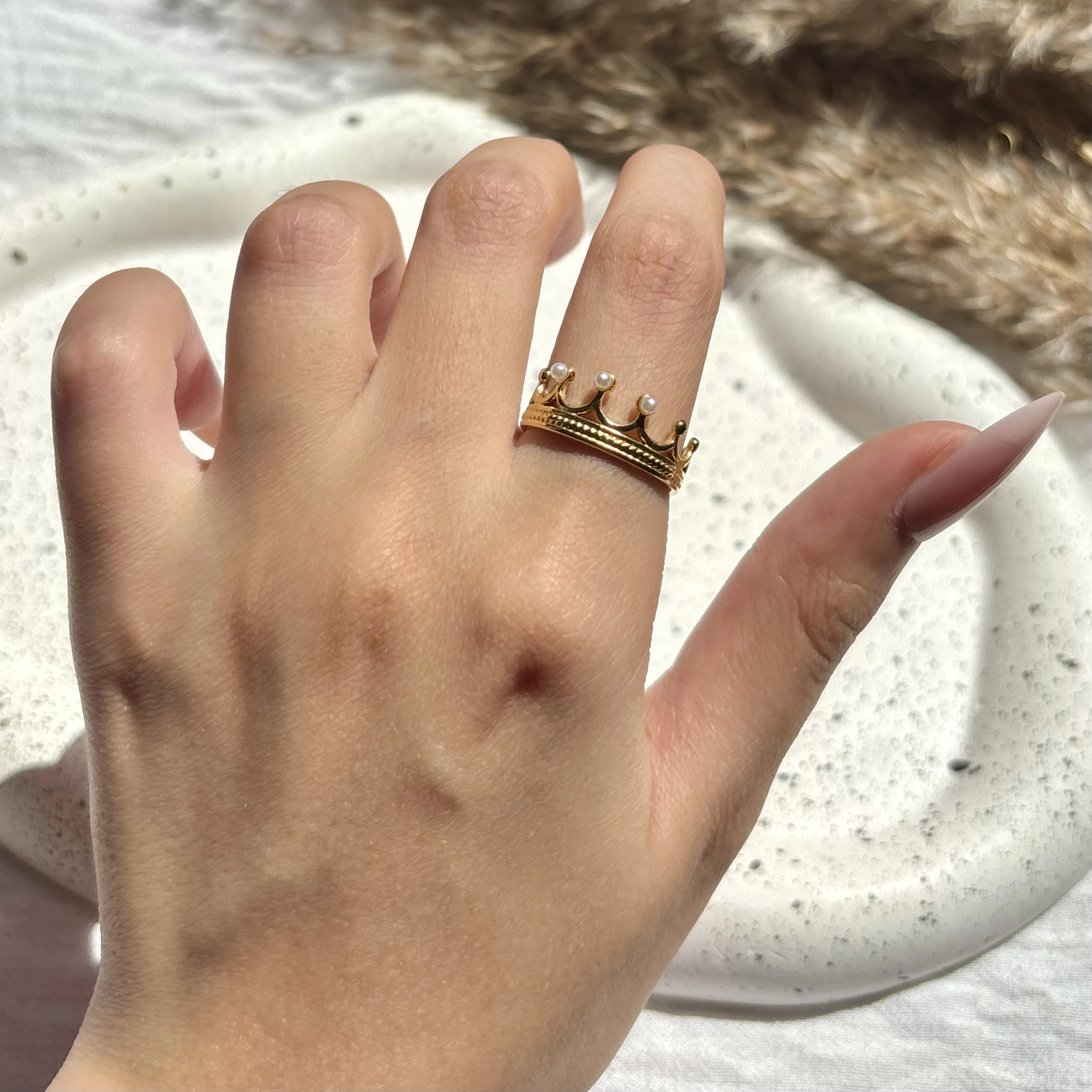 Crown Pearly Ring 👑