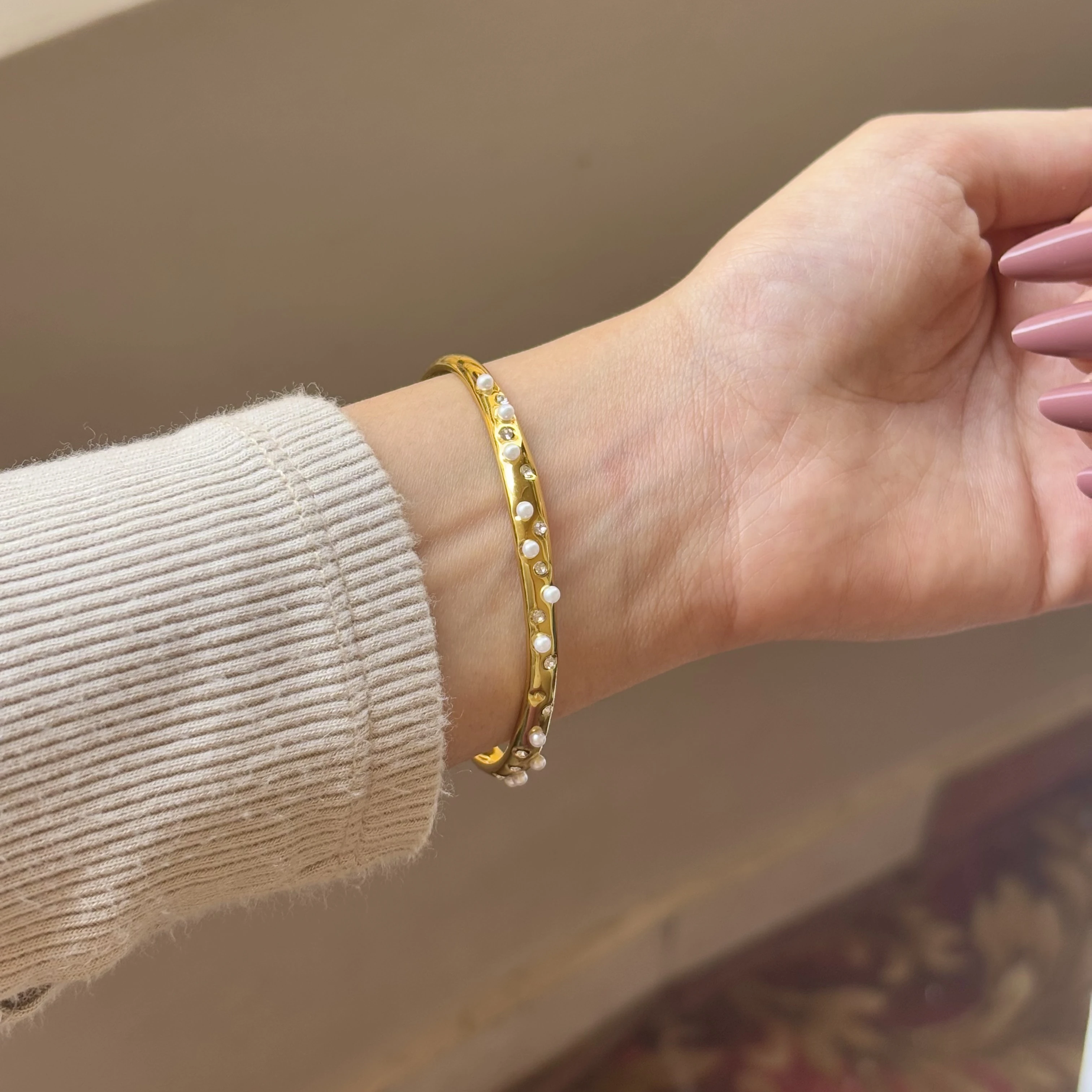 Crystal Pearls Bangel 💎