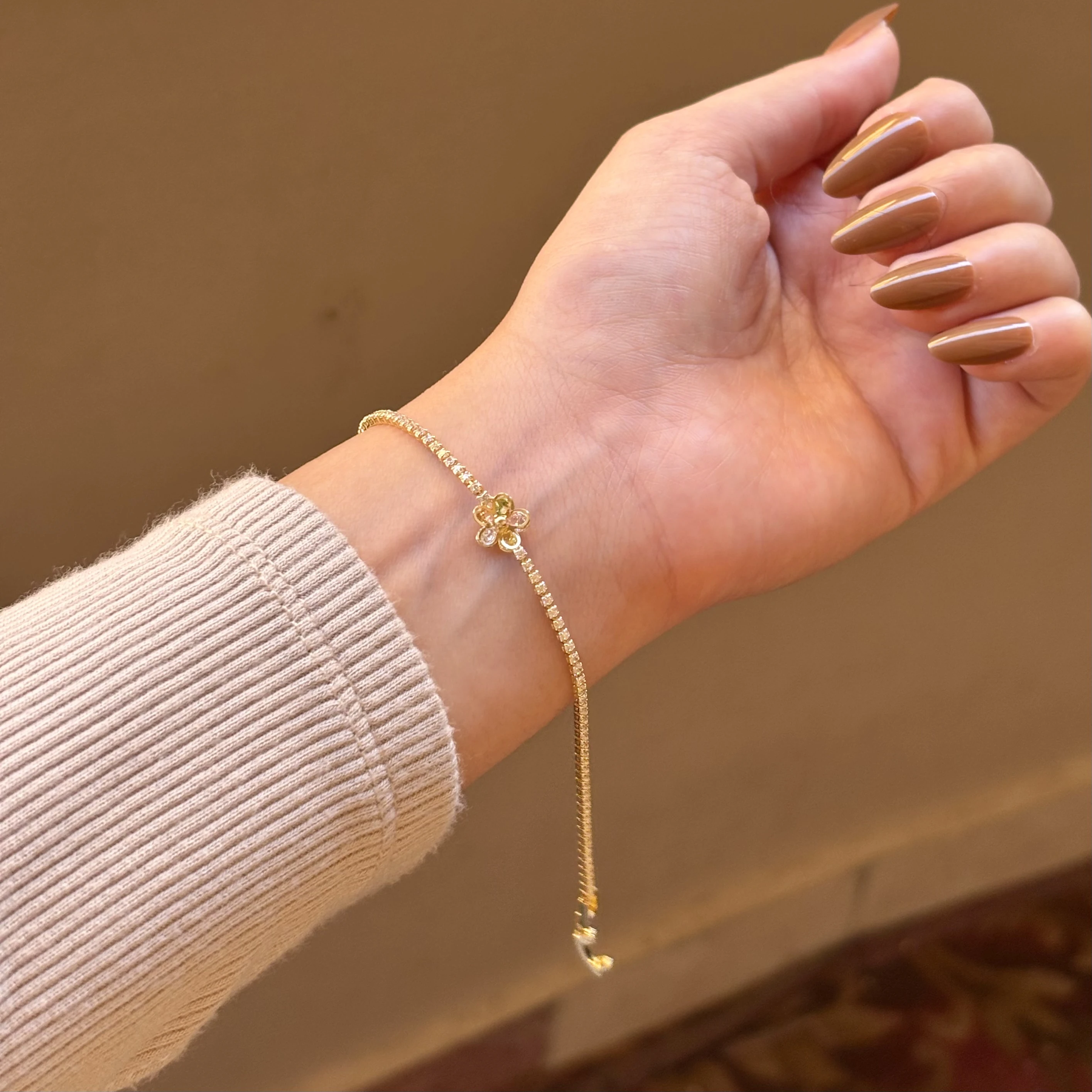Flower Tennis Bracelet 🌸