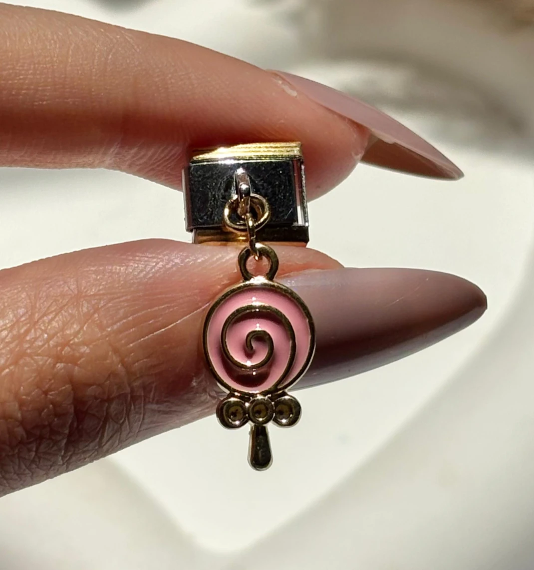 Lollipop Charm 🍭