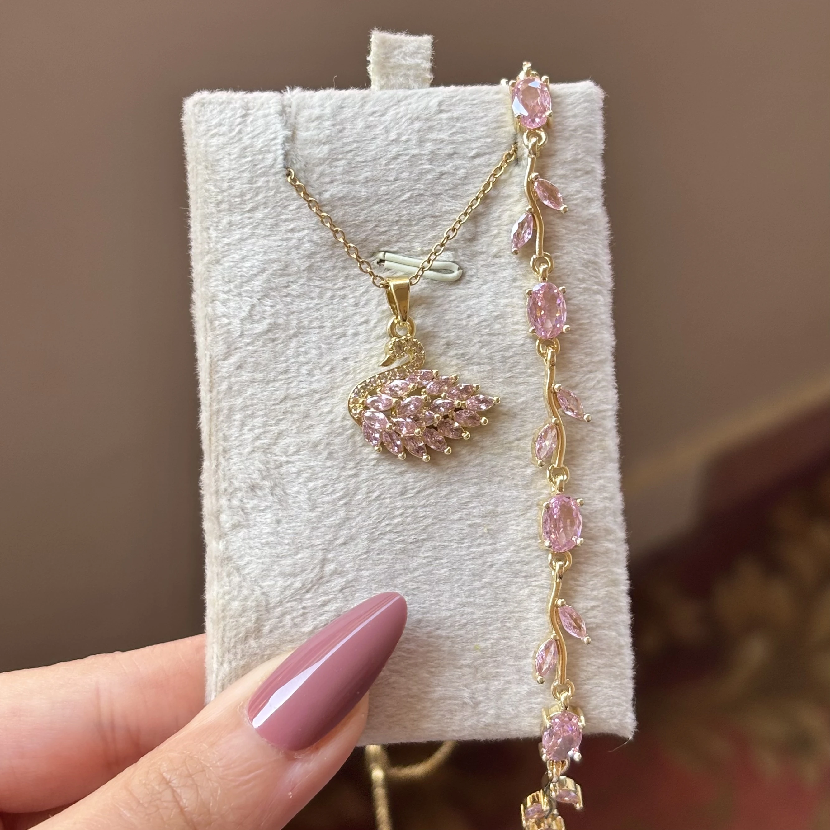 Pink Swarovski Set 🦢