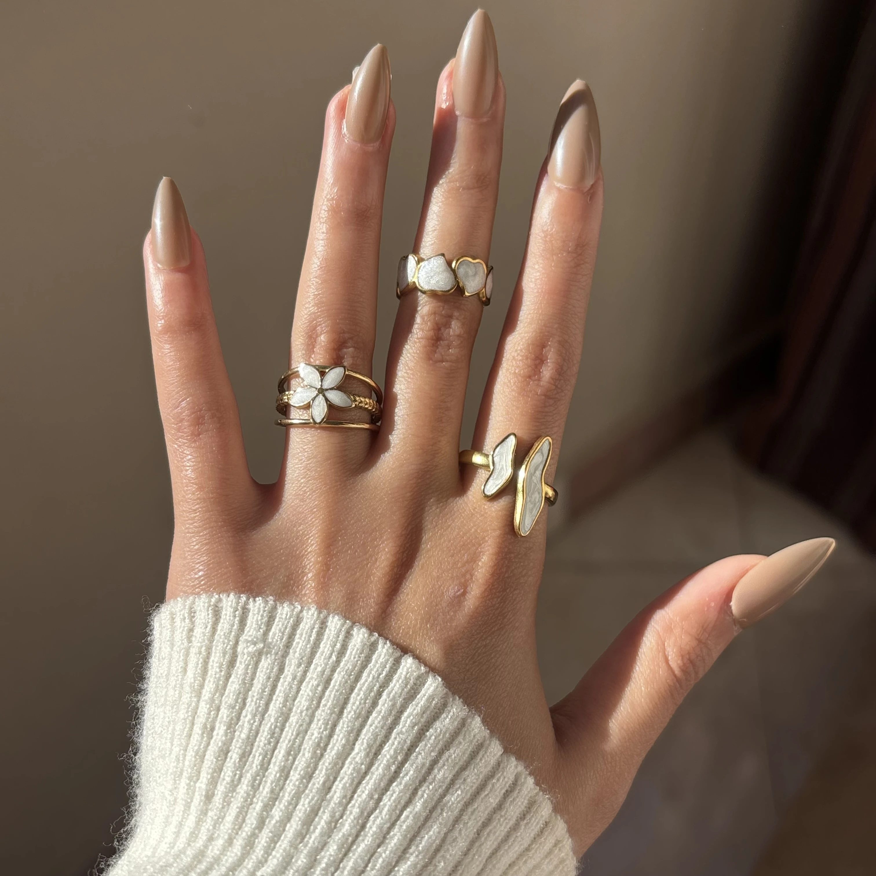 White Flower Ring 🌸
