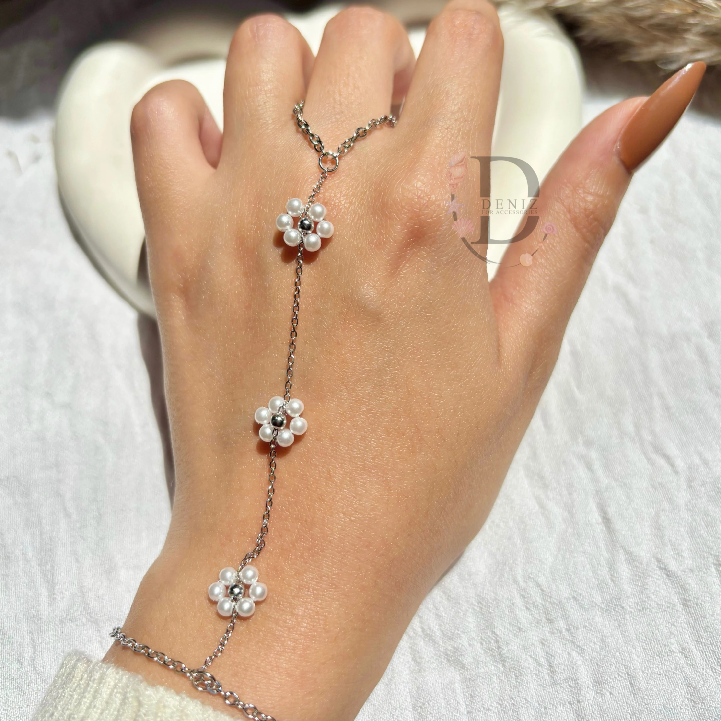 White Flowers Hand Chain 🌸