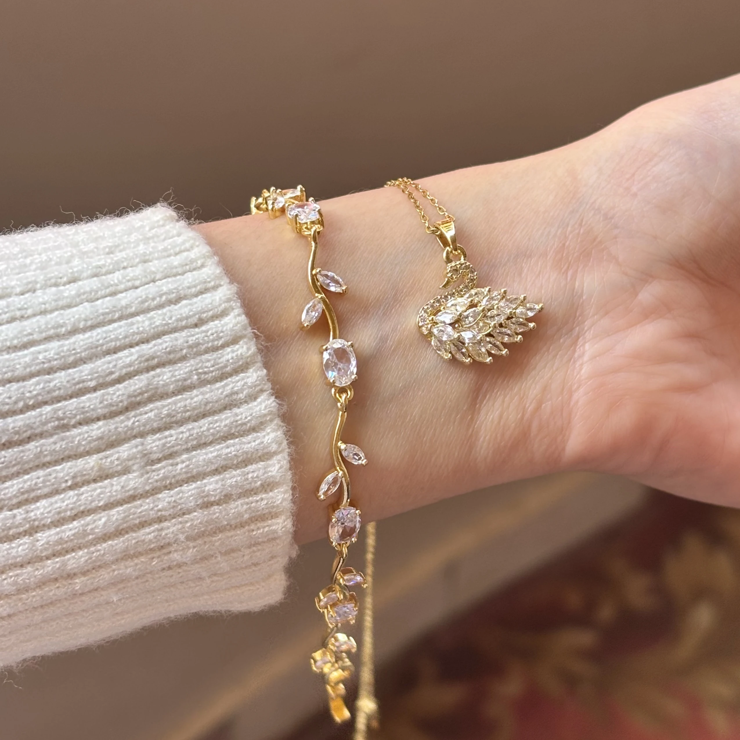 White Swarovski Set 🦢